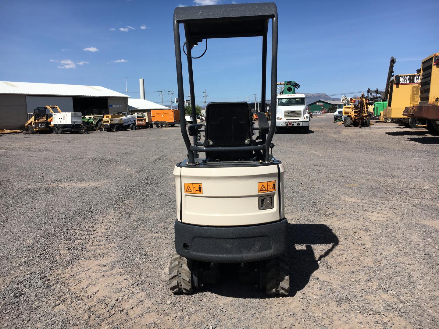 ./imagenes/INVOICE/2019/16887/MINI EXCAVADORA SHANDING SD13D (27).JPG
